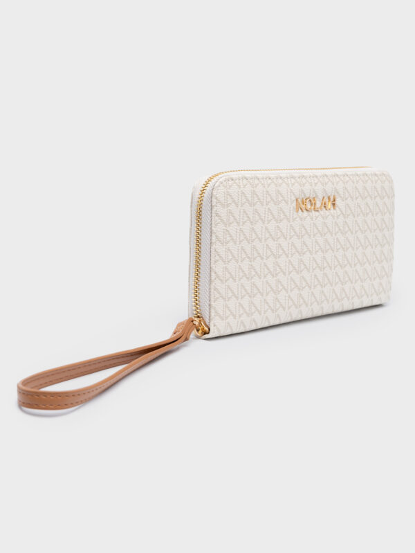 Kallia White